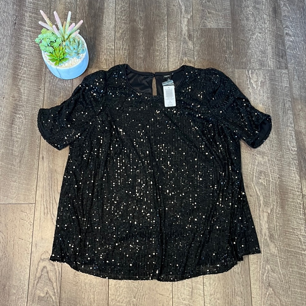 NWT Torrid black sequin short sleeve top